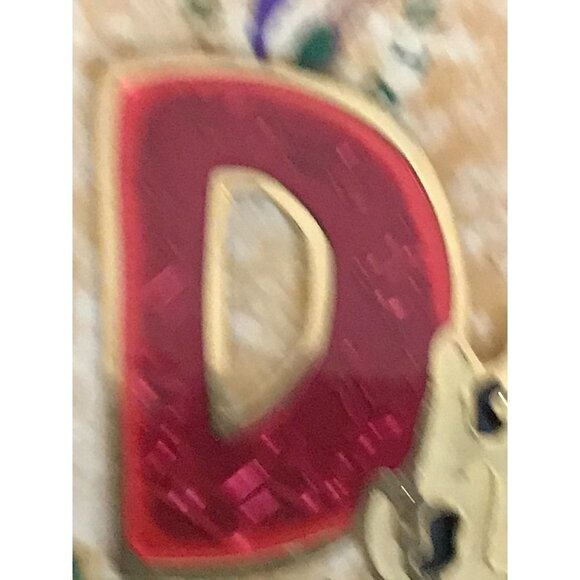 Letter "d" brooch pin dog Two Hands Hand Painted - Picture 4 of 7